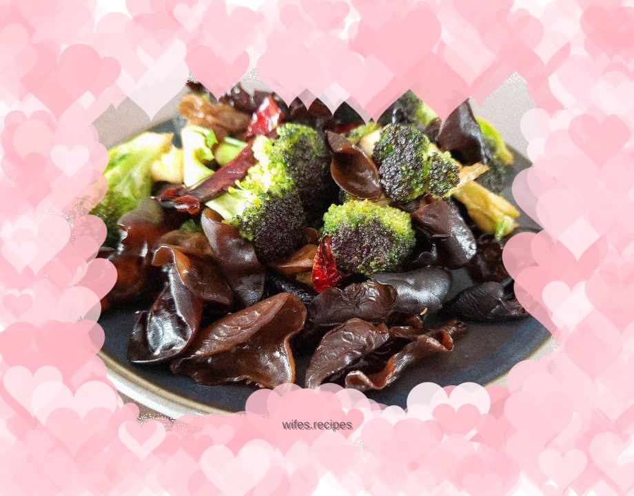 Fried fungus with broccoli