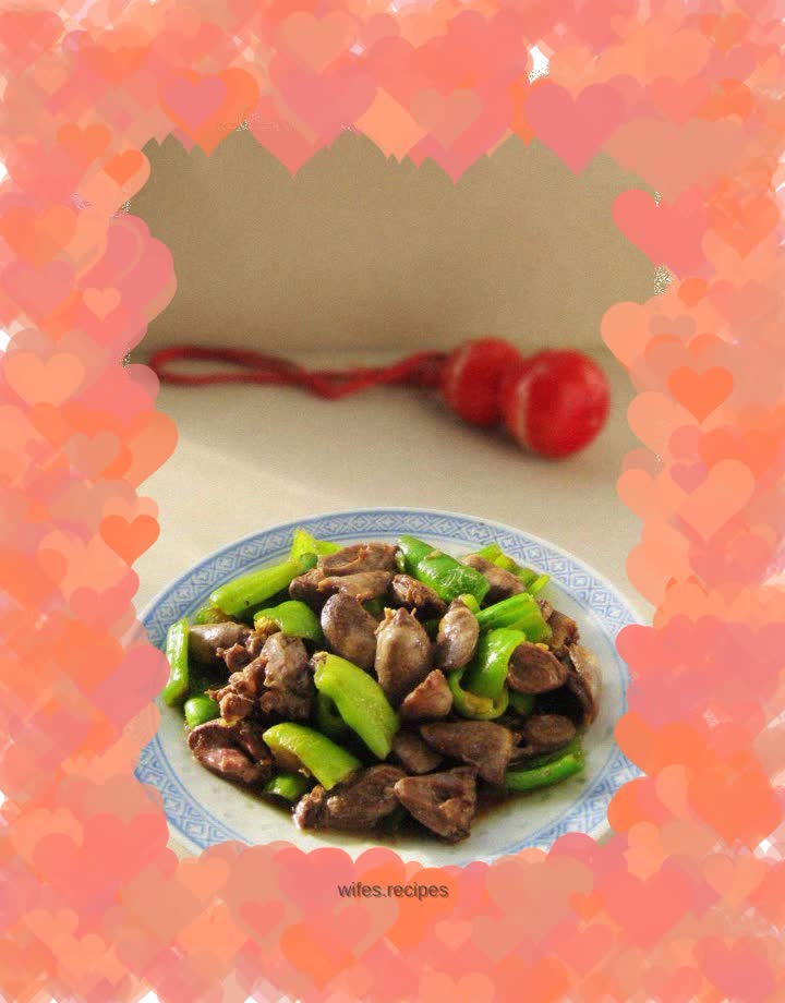 Fried chicken hearts with chili pepper