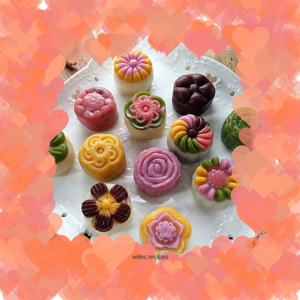 Colorful snowskin mooncakes