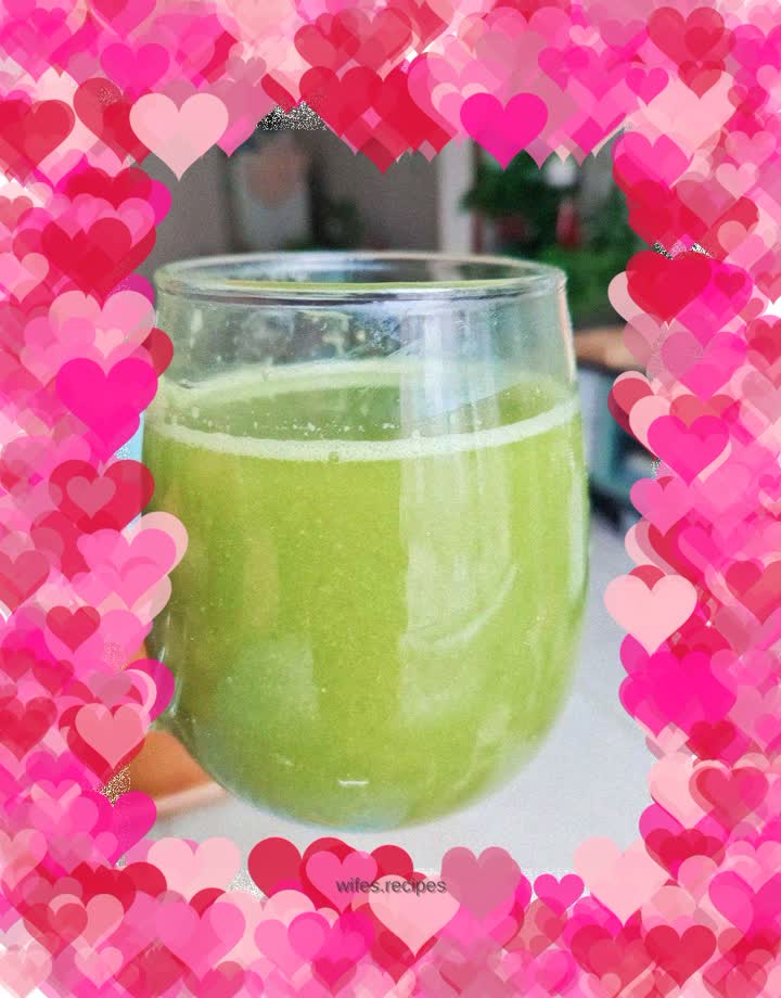 Celery and pear juice