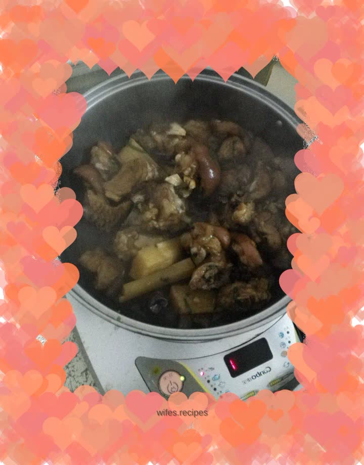 Sugarcane pig's feet dry pot