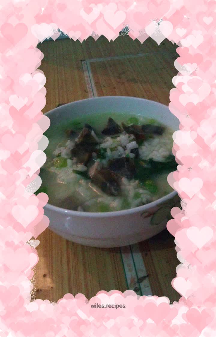 Green vegetable, preserved egg and lean meat porridge