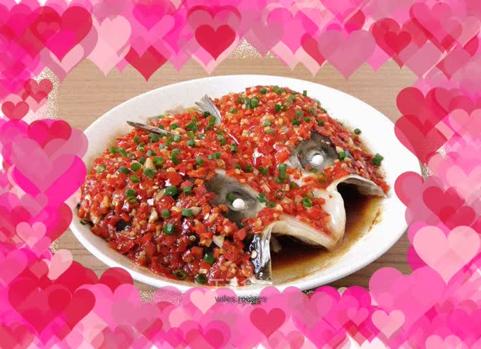 Fish head with chopped pepper