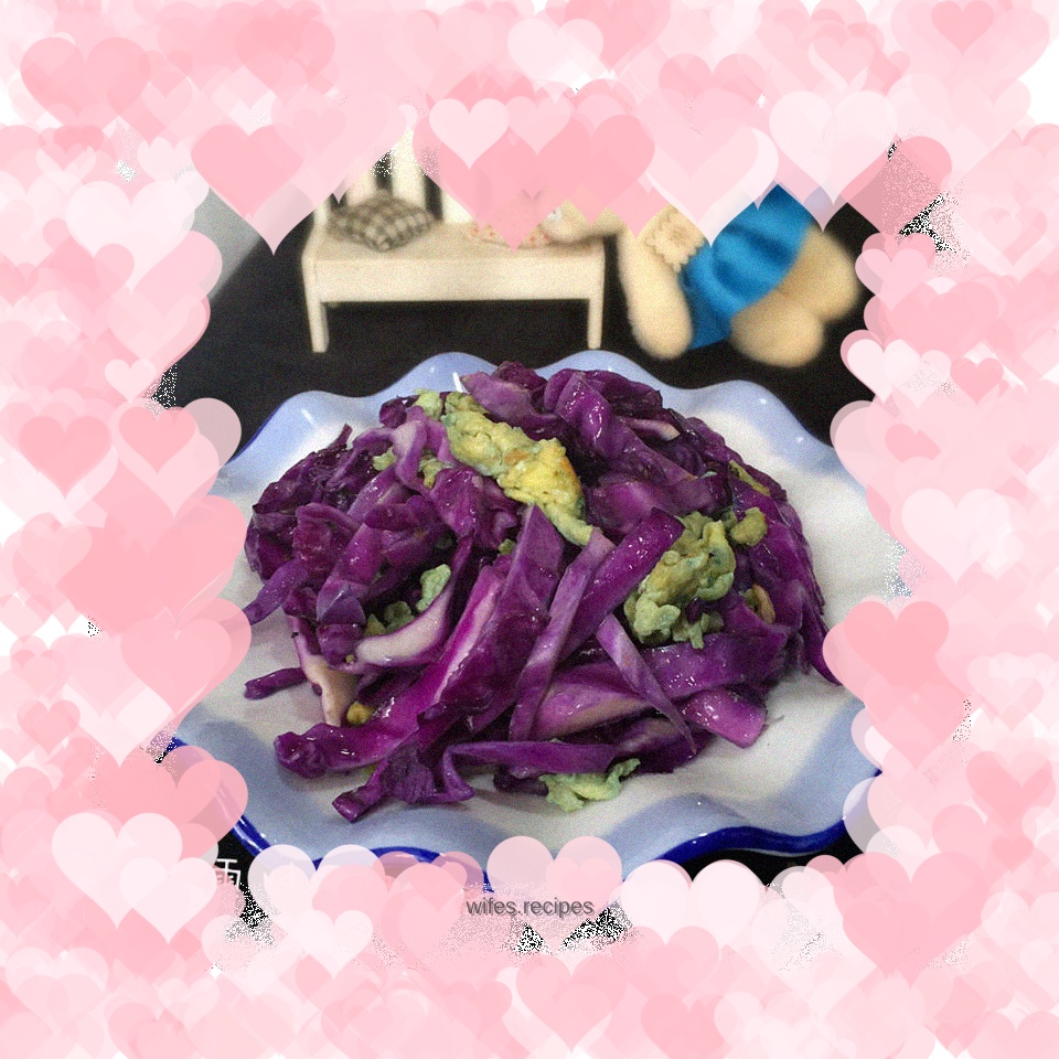Scrambled Eggs with Purple Cabbage