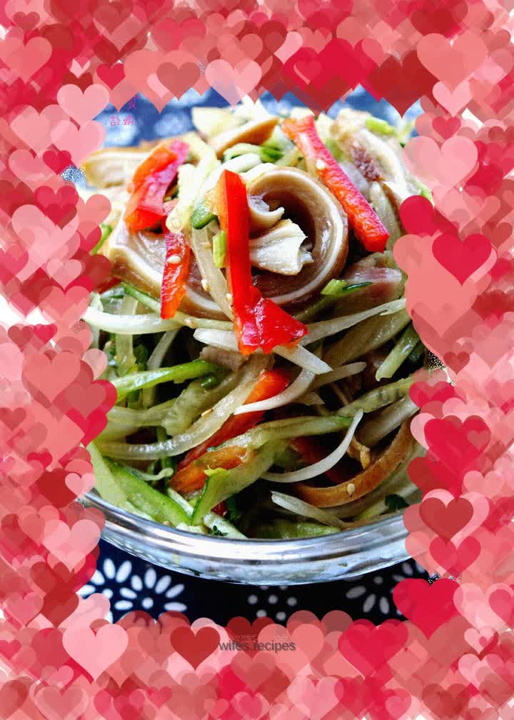 Pig ears mixed with melon shreds