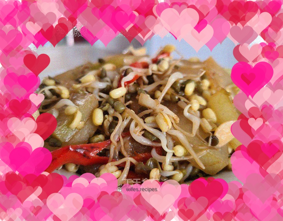 Stir-fried mung bean sprouts with winter melon