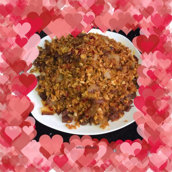 Stir-fried bacon with radish skin