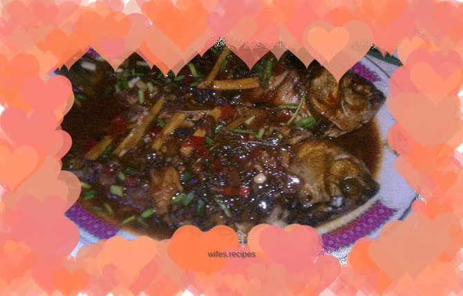Braised crucian carp with bean paste