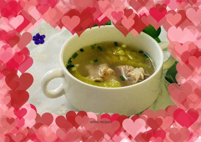 Bitter melon and pork ribs soup