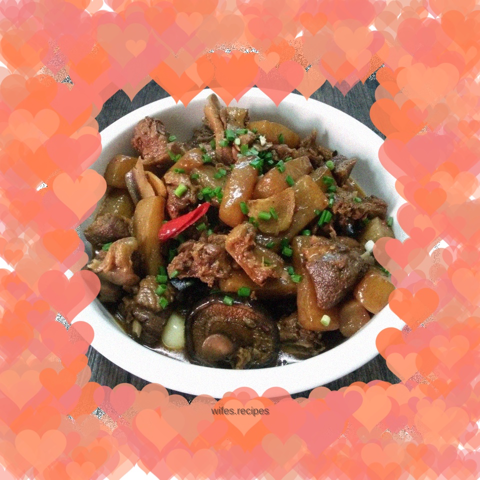 Nourishing yin and moisturizing the lungs in autumn - braised flying duck with konjac