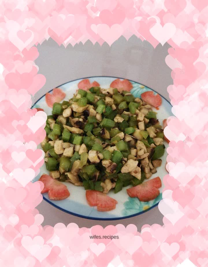 Stir-fried diced chicken with mushrooms and green bamboo shoots