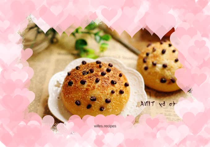 Red bean and shredded coconut buns