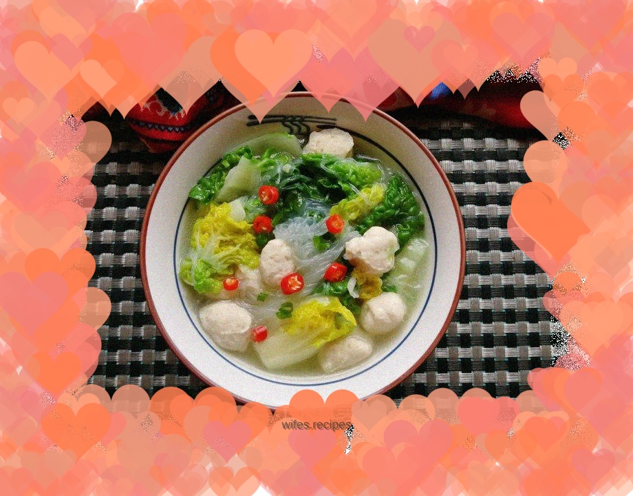 Yellow cabbage, vermicelli and chicken meatball soup