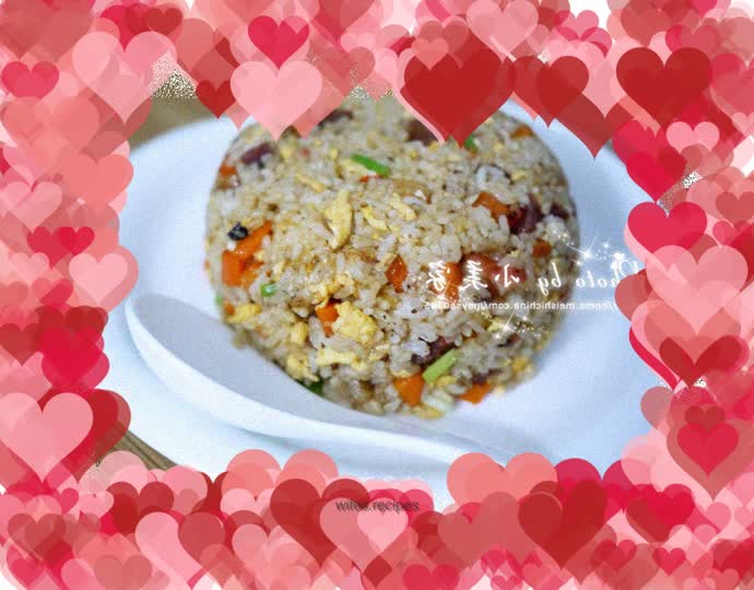 Fried rice with sausage, tomato and egg