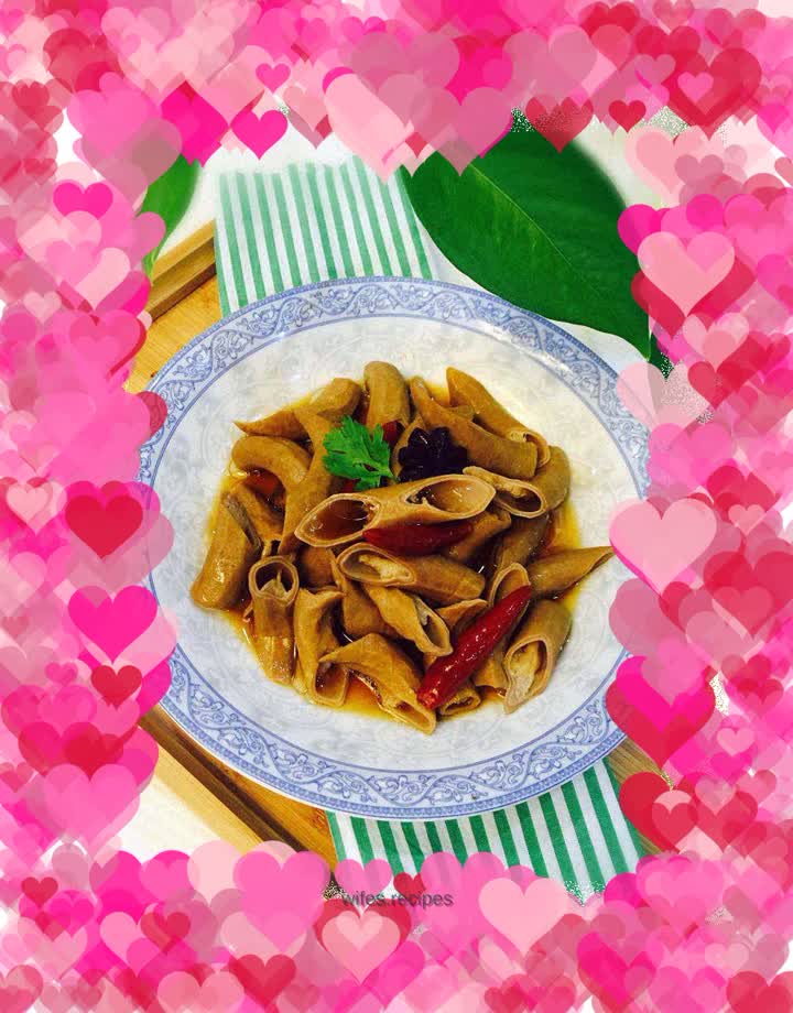 Braised pig intestines