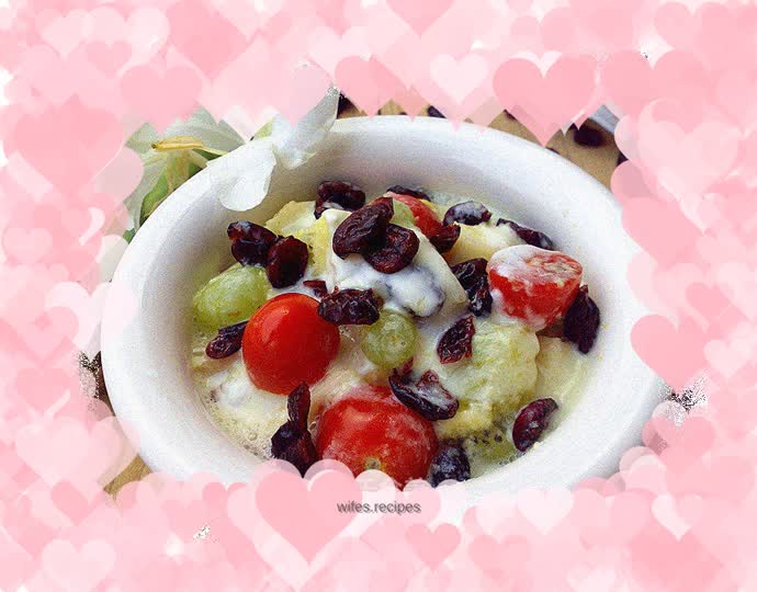 Cranberry fruit scoop