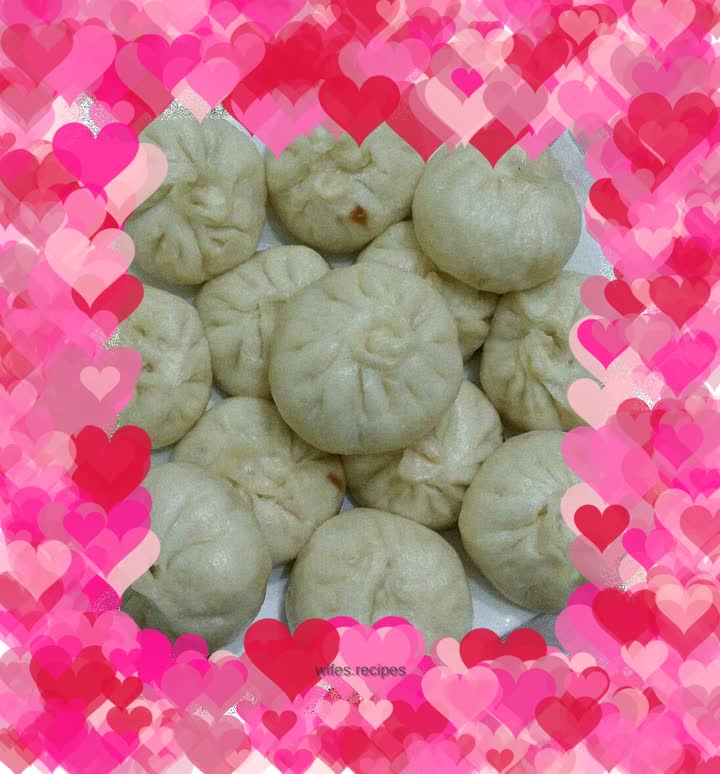 Steamed buns with radish and fungus