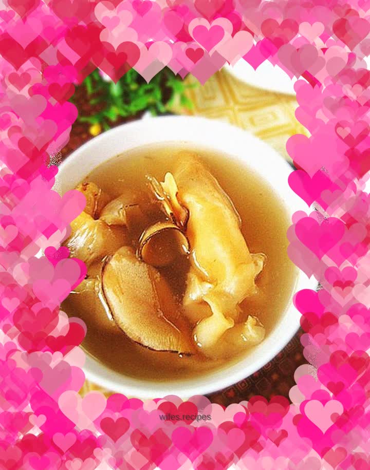 Natural moisturizing skin soup - Sea Coconut Fish Maw Chicken Soup