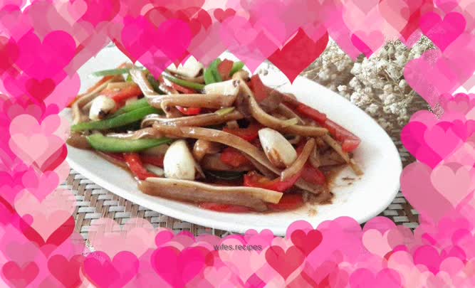 Stir-fried Pig Ears with Laba Sauce and Garlic