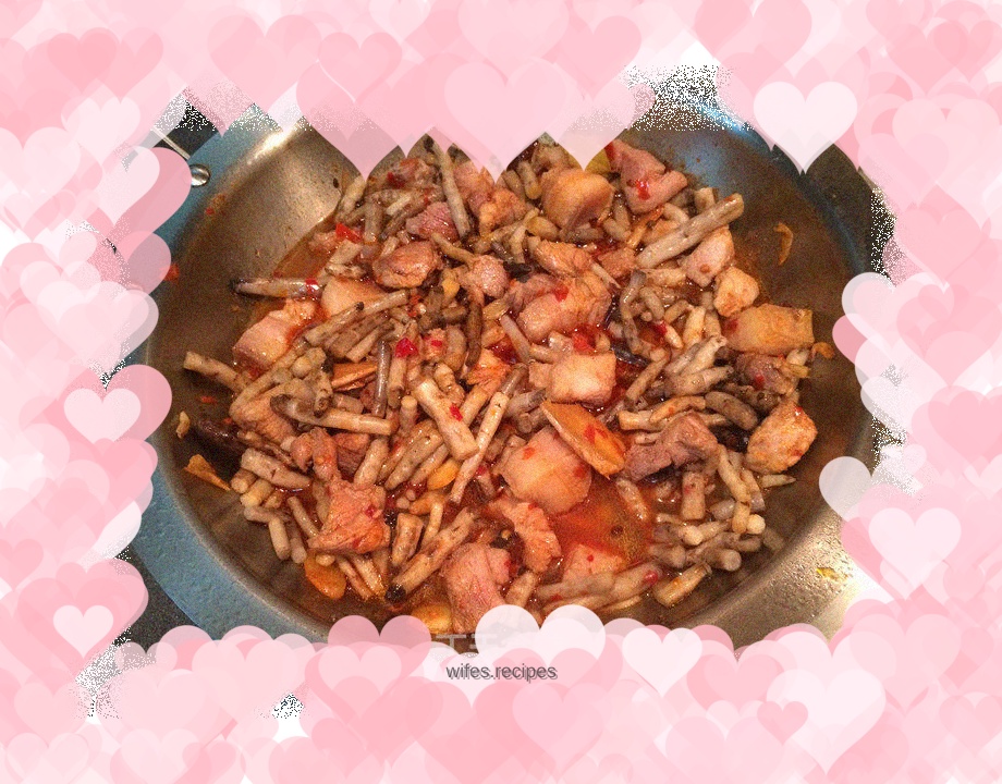 Roasted pork with dried bamboo shoots