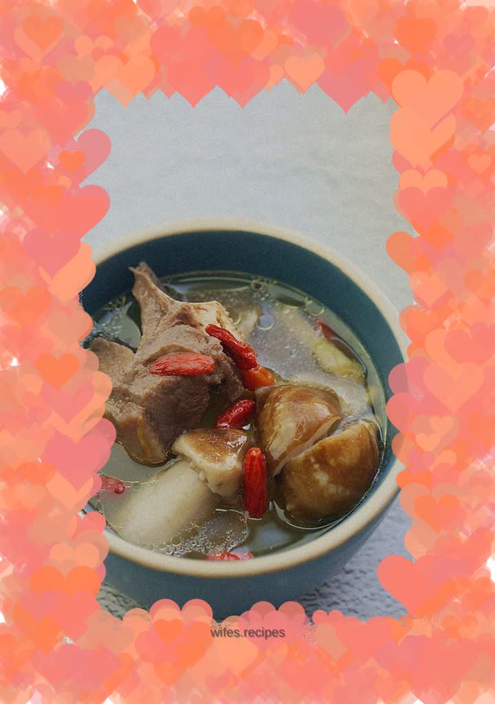 Fresh mushroom and duck soup