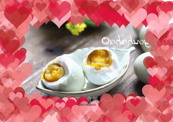 Homemade salted duck eggs