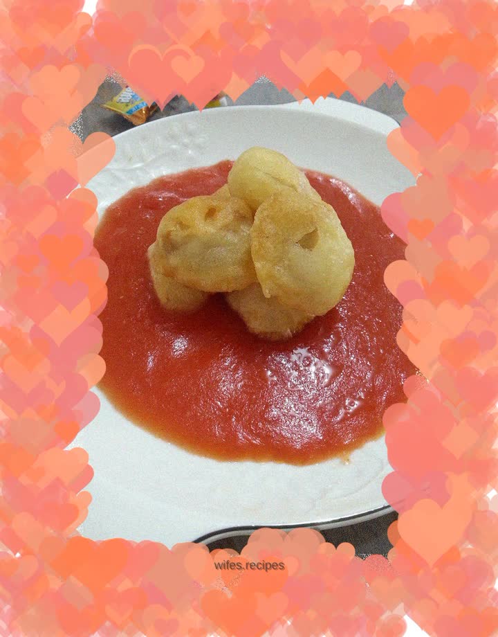 Apricot avocado with tomato sauce