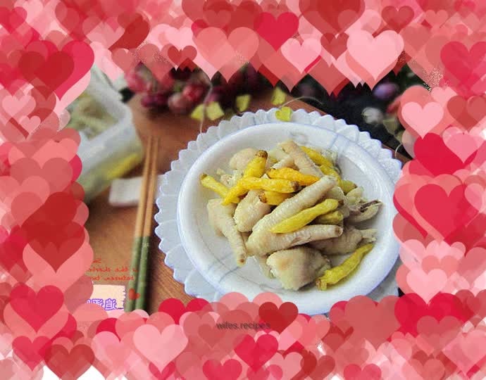 Pickled pepper chicken feet