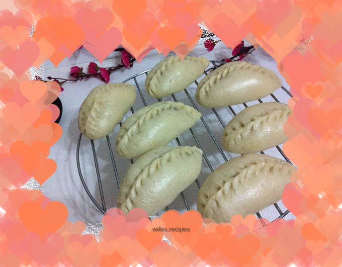 Mushroom, egg white and vegetable steamed buns