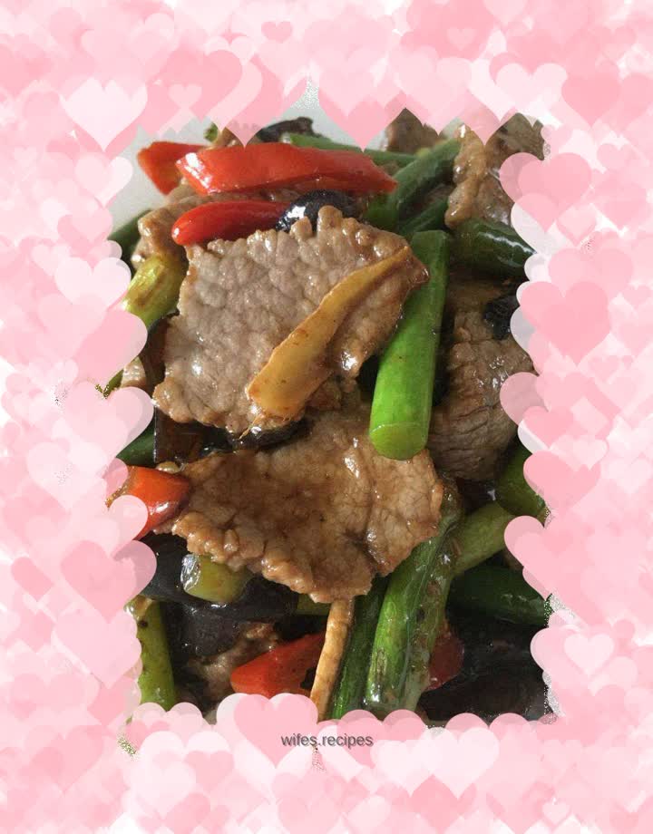 Stir-fried beef with garlic and fungus