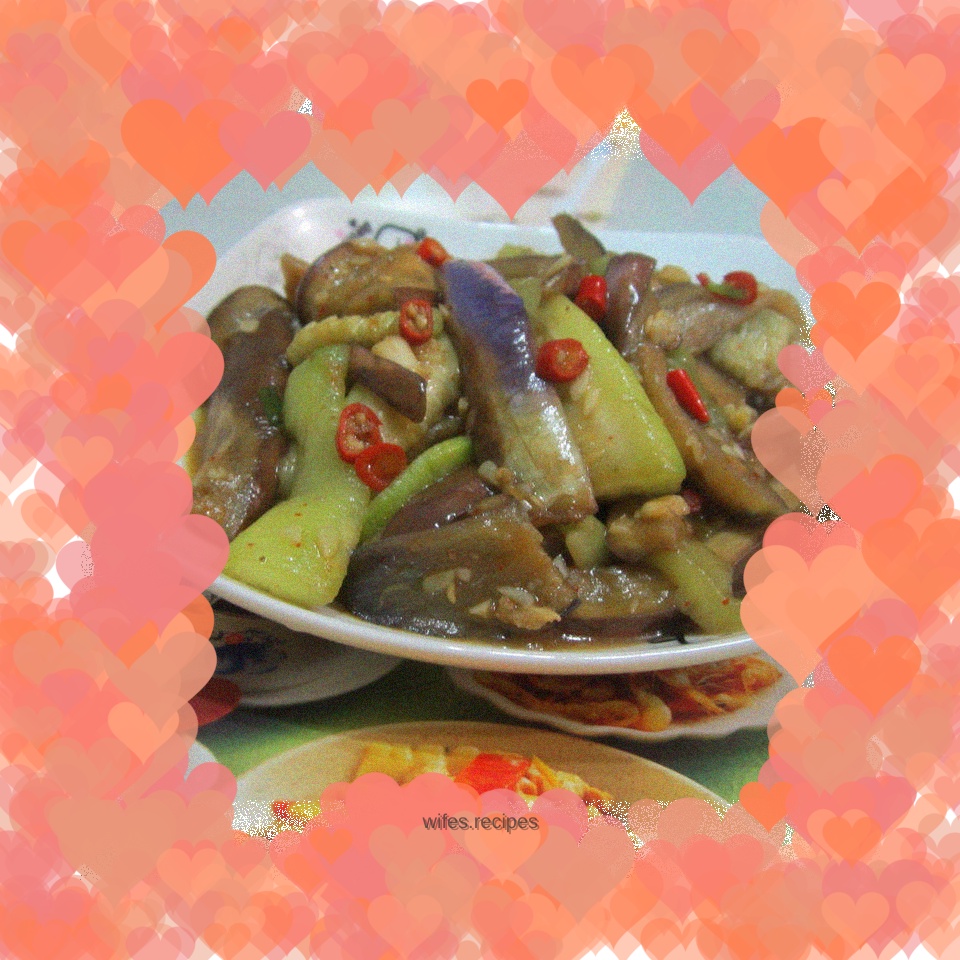 Stir-fried eggplant with loofah