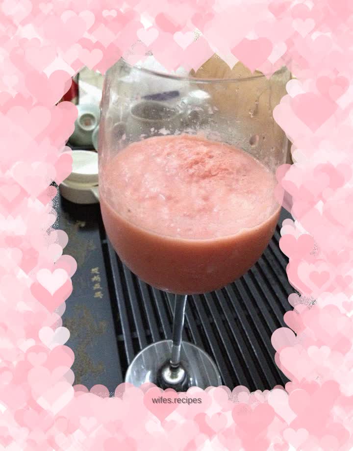 Watermelon, red dates and wolfberry milkshake