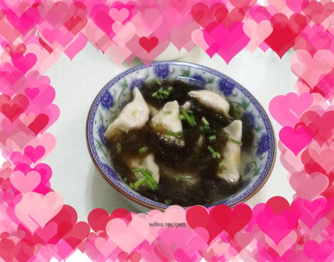 Seaweed soup dumplings