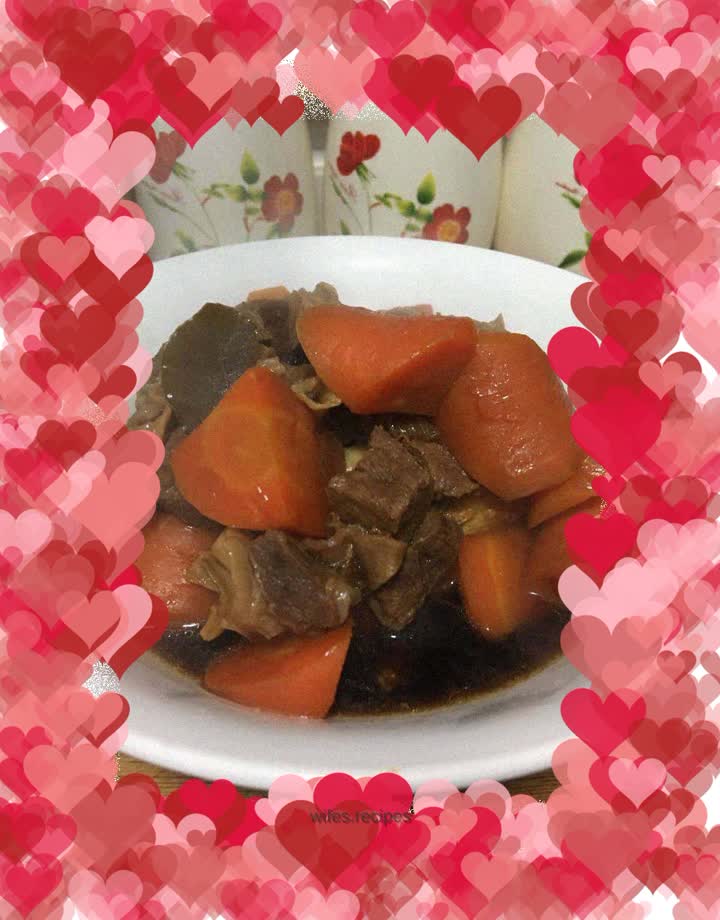 Stewed Beef Brisket with Carrots