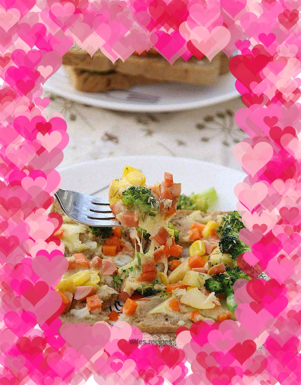 Fruit and vegetable bread pizza