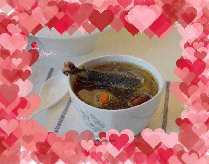 Black-bone chicken, mushrooms and red dates soup