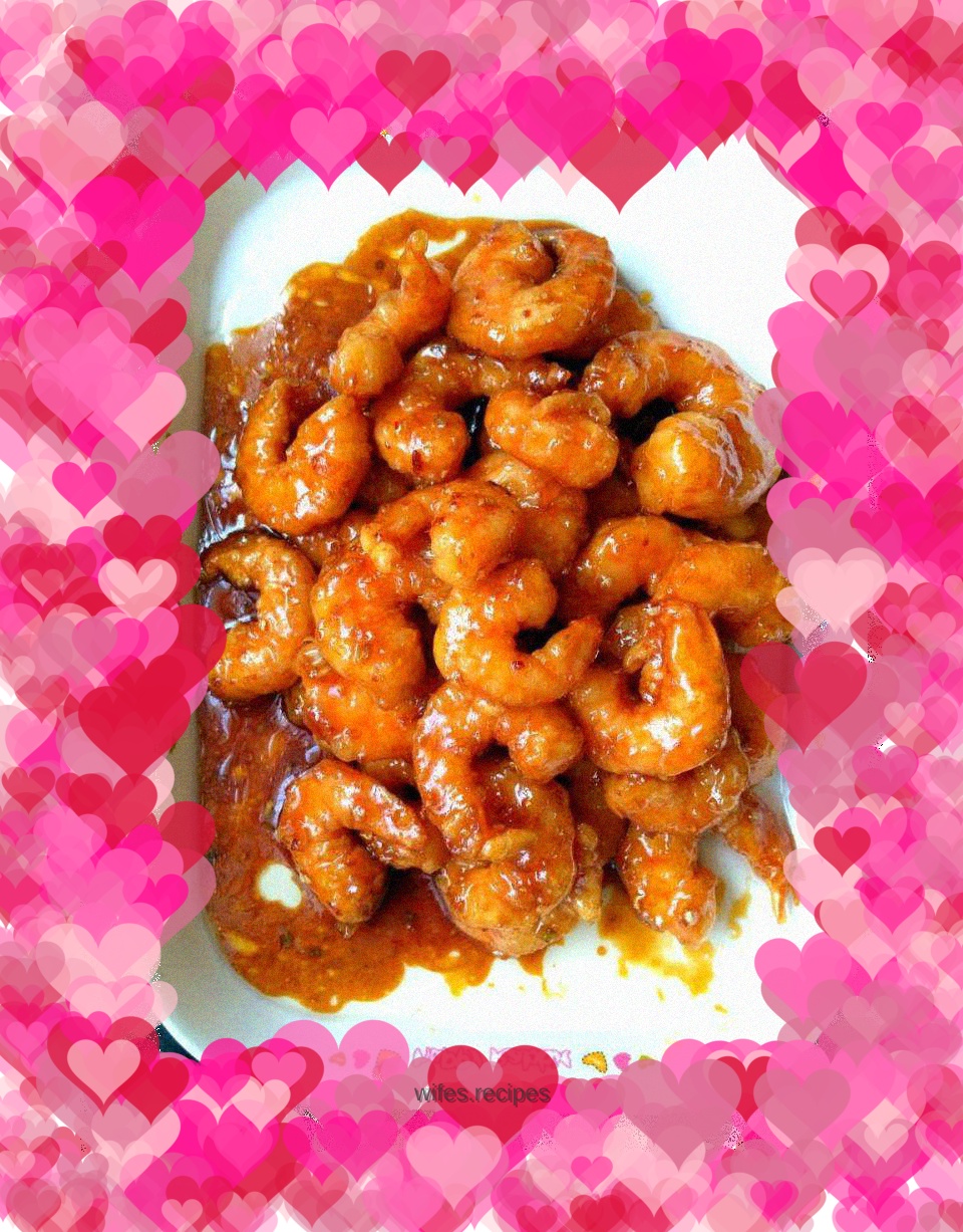 Catch and stir-fry prawns