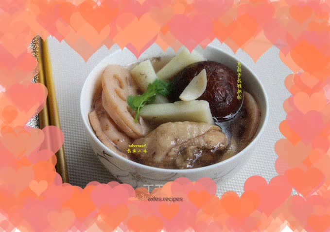 Lotus root, mushroom and fresh chicken soup