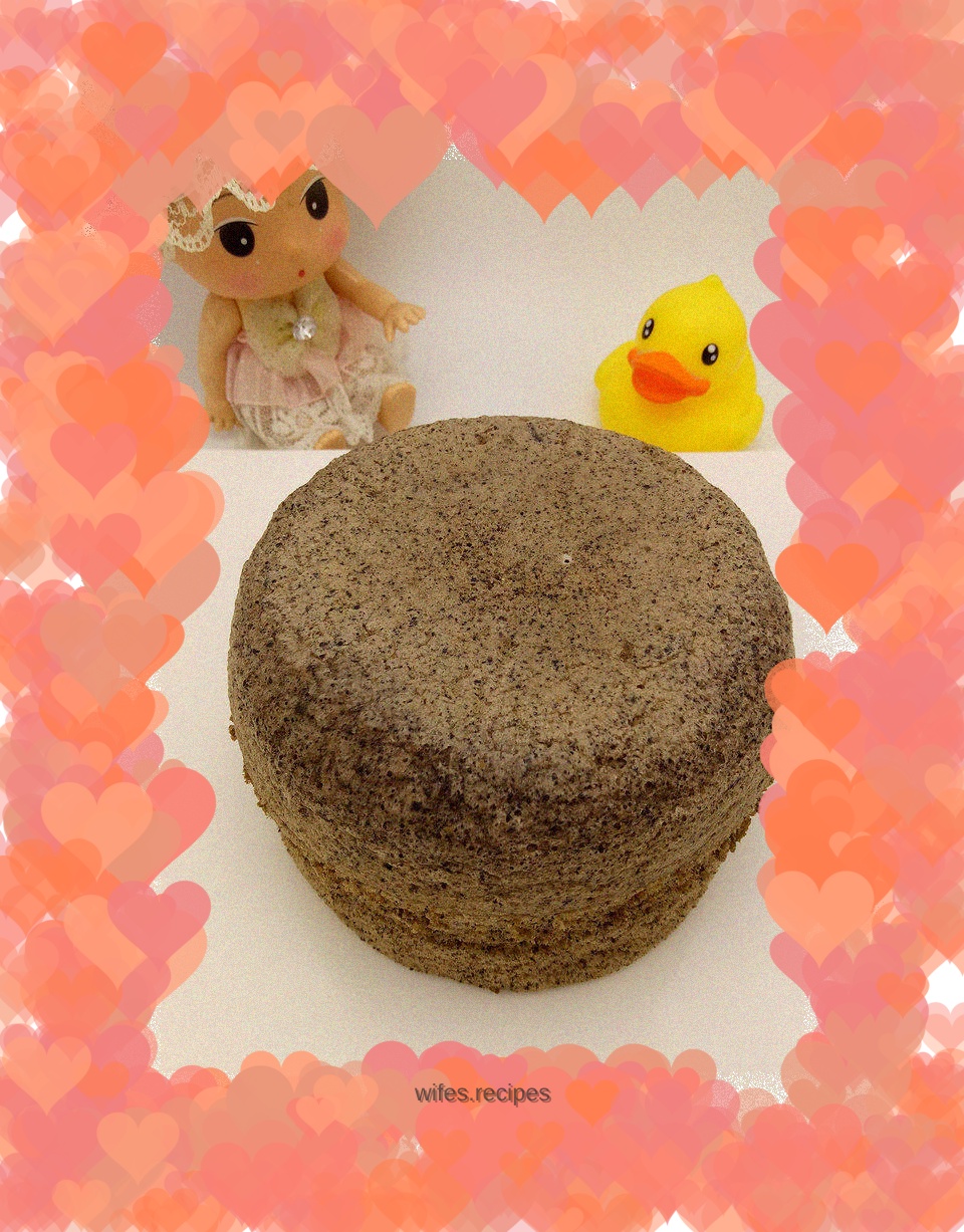 Black sesame flavored steamed cake
