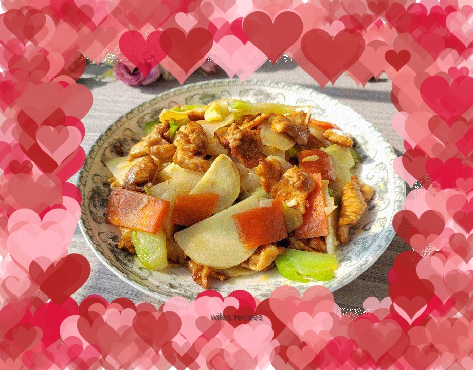 Stir-fried pork slices with winter bamboo shoots and vegetables