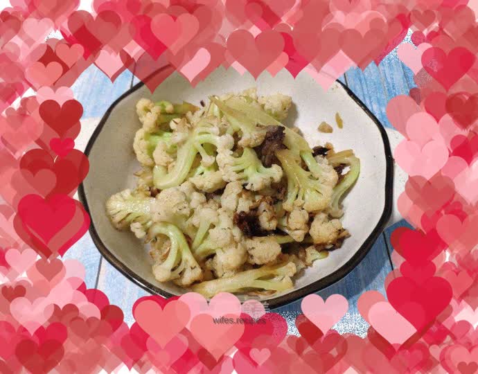 Stir-fried organic cauliflower