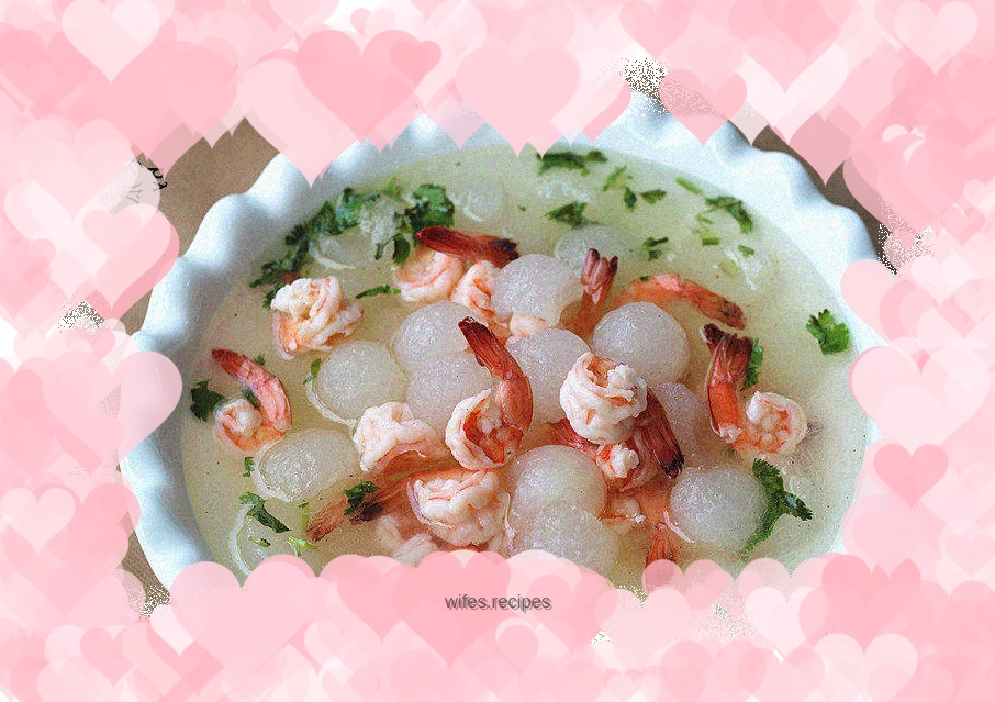 Fresh soup for weight loss and fat-lowering - shrimp ball and winter melon soup