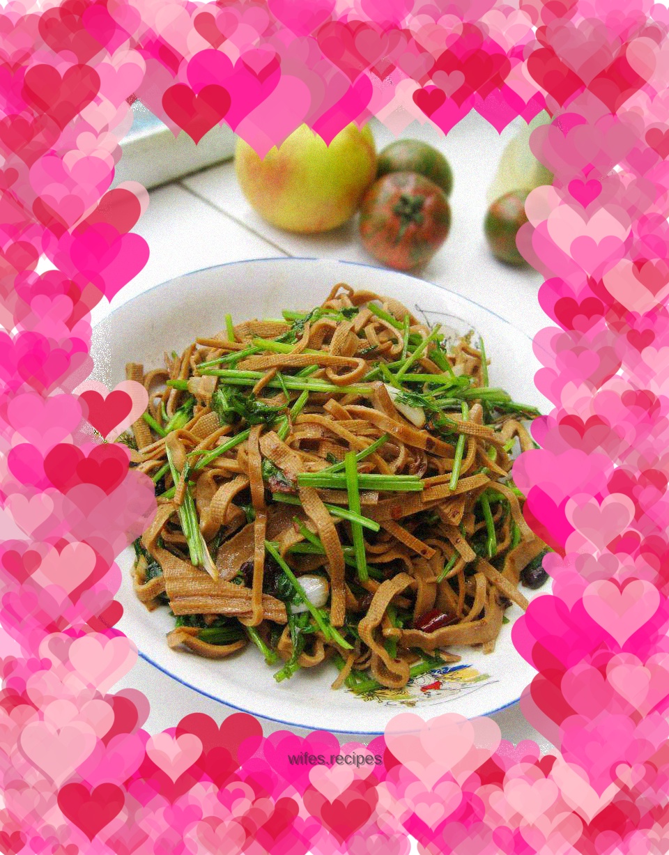 Stir-fried tofu skin with coriander
