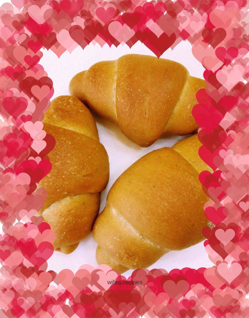 Carrot, walnut and coconut milk buns