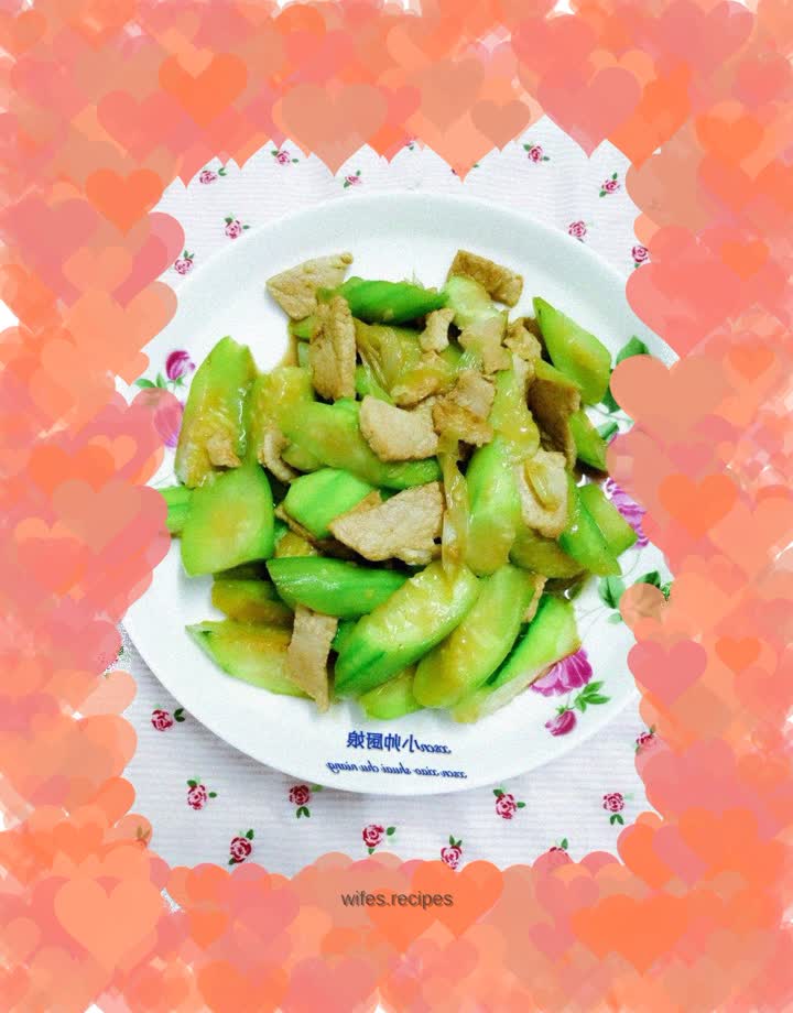 Stir-fried loofah with meat