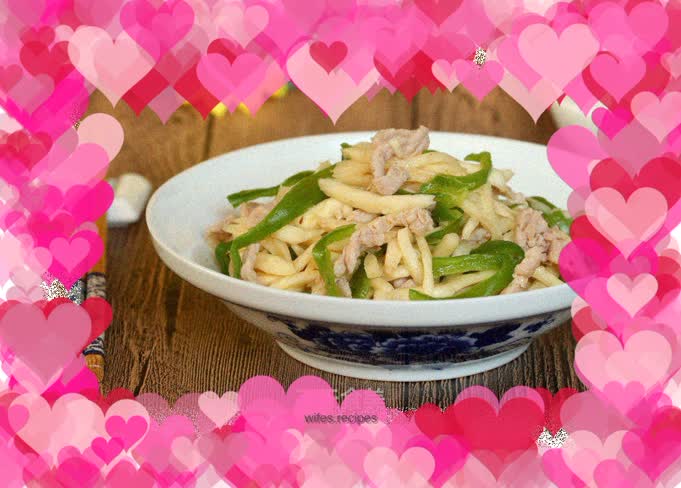 Stir-fried shredded pork with wild rice and green pepper