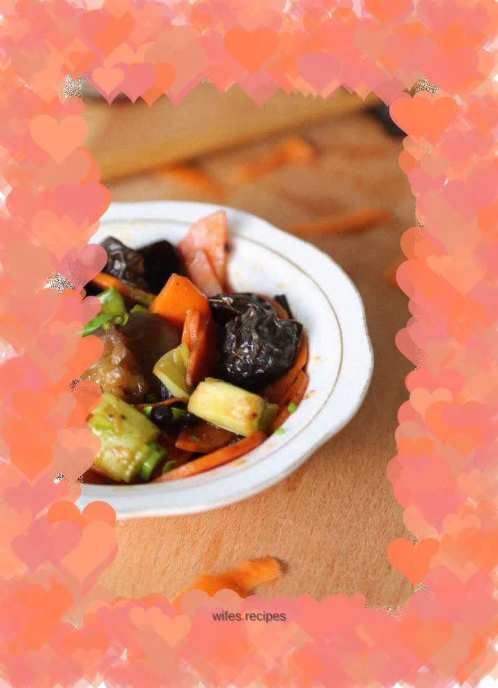 Simple stir-fried leftovers-fried carrots and black fungus