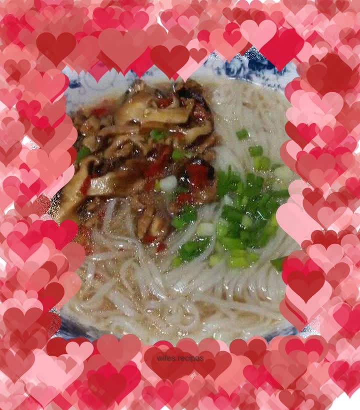 Mushroom and Shredded Pork Noodles