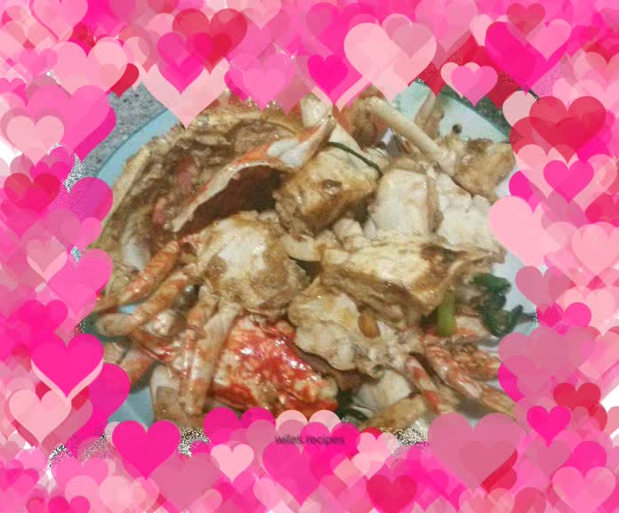 Stir-fried crab with ginger and scallion