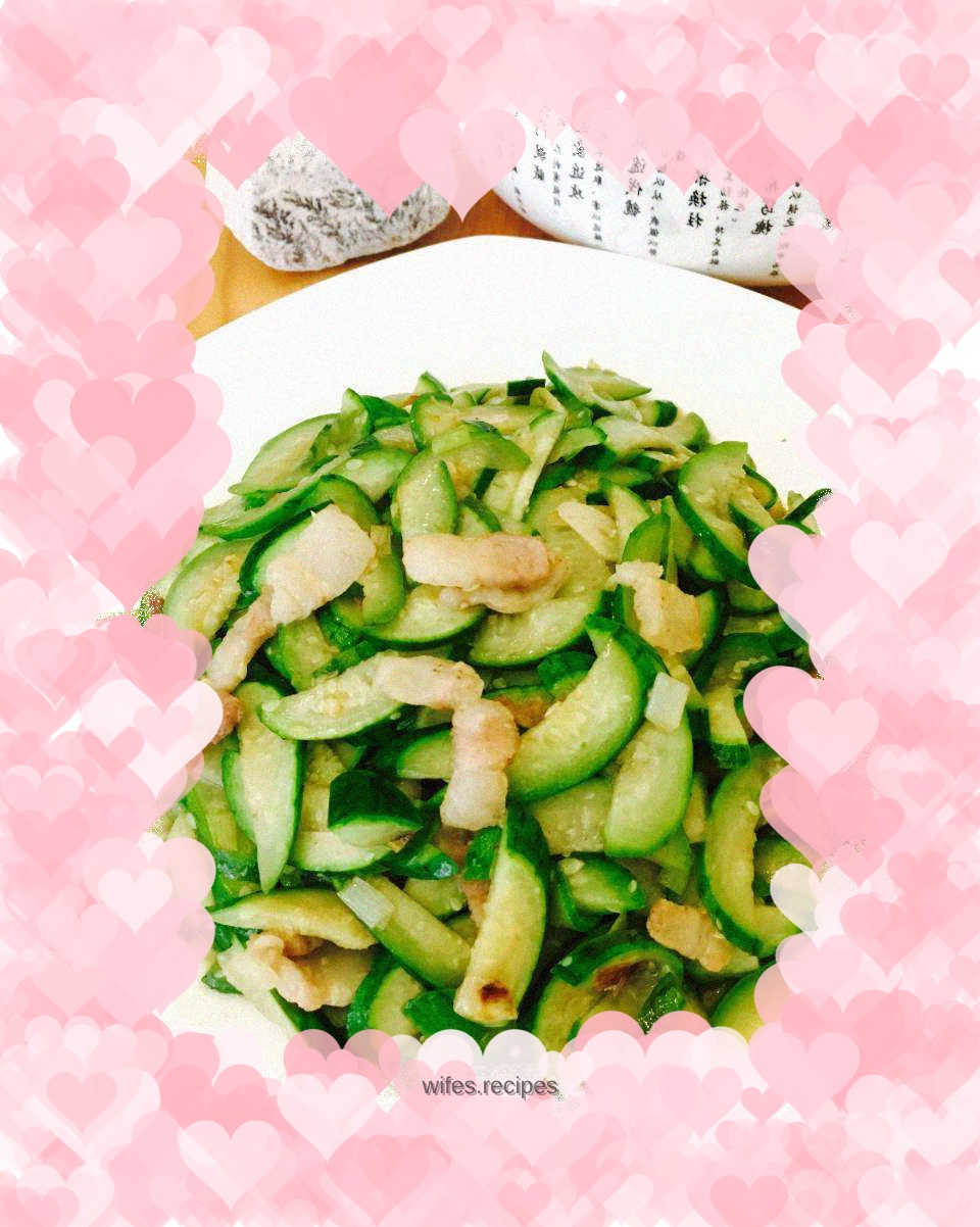 Stir-fried pork with loofah